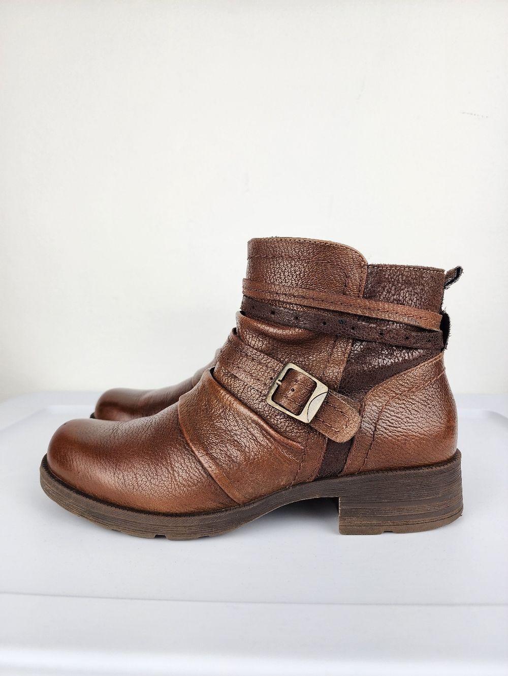 Earth Origins Chestnut Brown Leather Ankle Booties Zippered with Buckle Size 9 - Picture 4 of 13